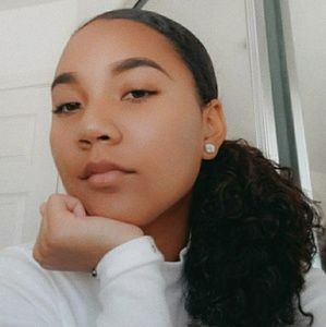 Meet your Posher, Jade